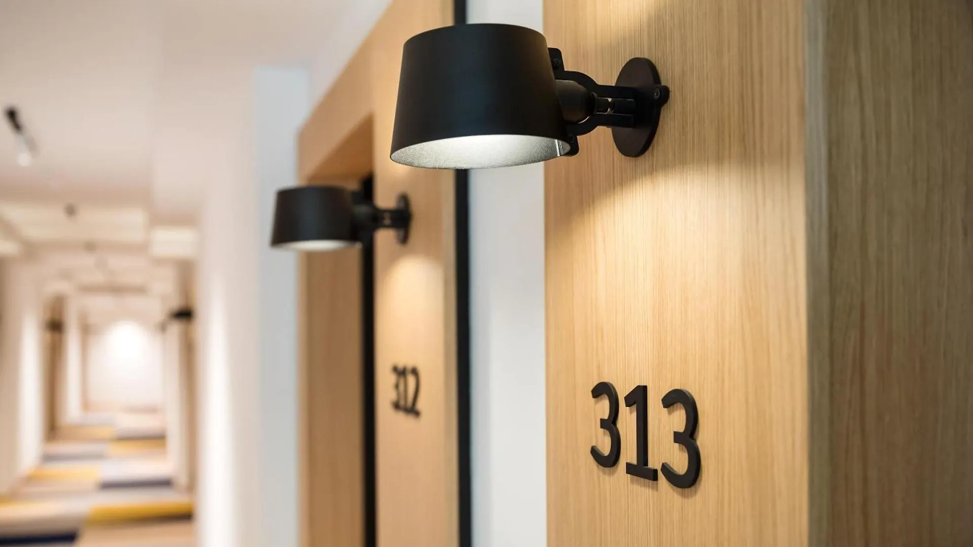 Austria Trend Hotel Maximilian Vienna 4*,
